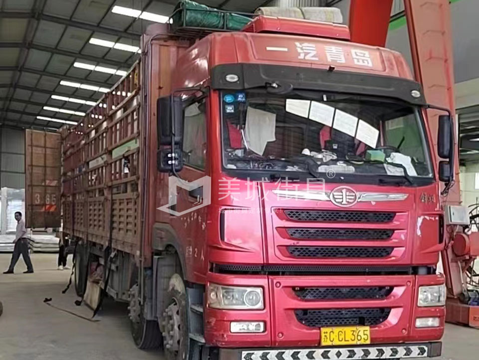 南京道路護欄發(fā)貨 南京道路護欄發(fā)貨