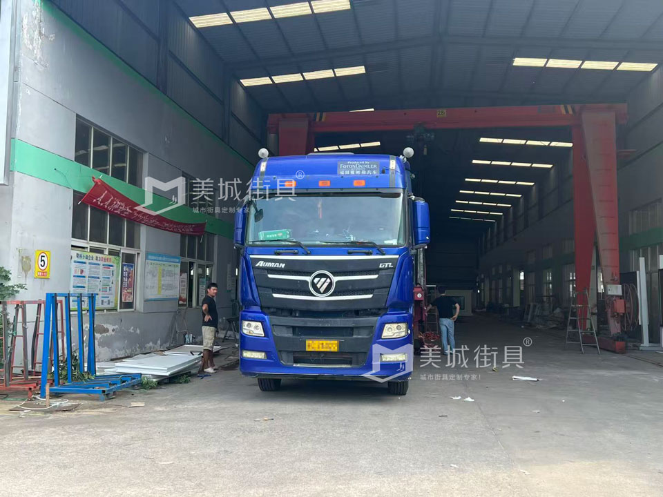 江蘇美城街具為新疆定制公交候車亭第四批發(fā)貨案例 江蘇美城街具為新疆定制公交候車亭第四批發(fā)貨案例